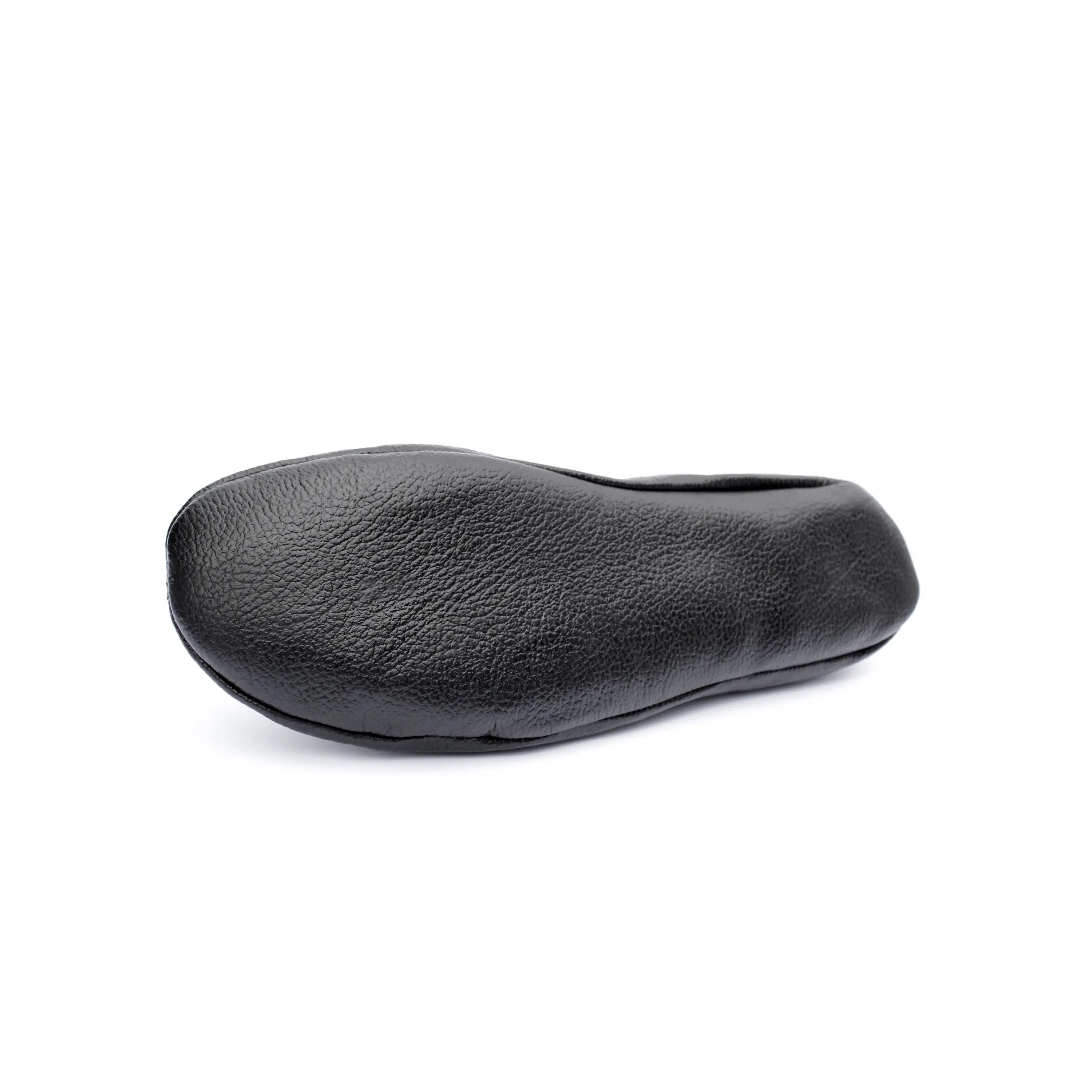 Classic Black Papuchie